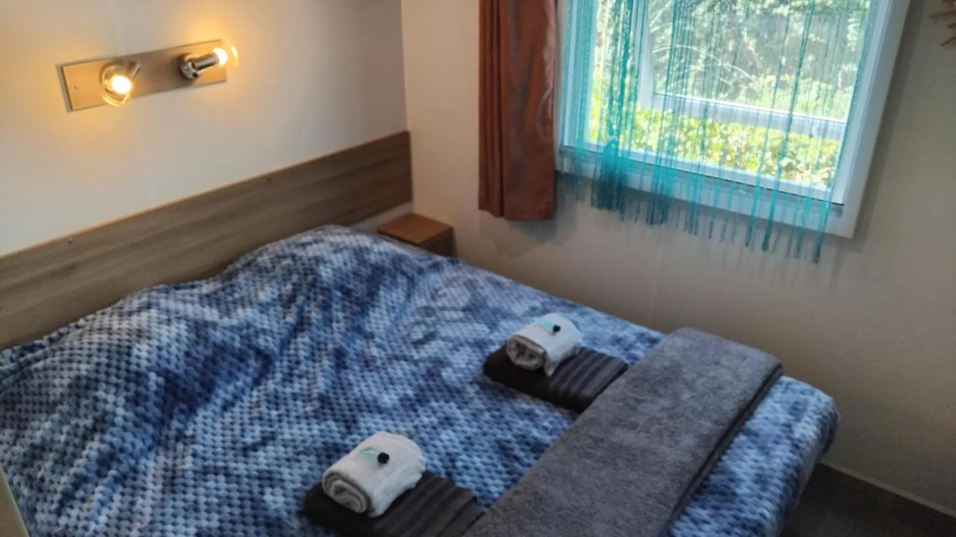 Mobil Home Piscine Promotion Juin Juillet 3 Chambres - 2 Sdb -Climatise - 300M De La Mer - Piscine - Parking - Hyeres